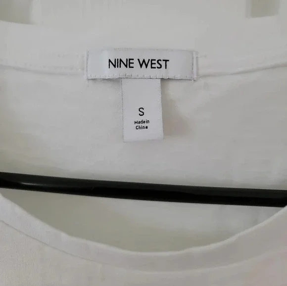 Nine West Embroidered Tee NWT - Picture 6 of 7